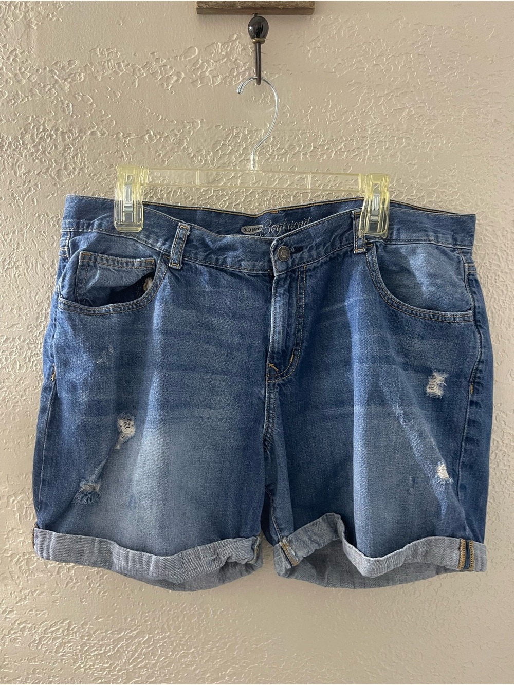 Old Navy Women's Blue Distressed Rolled-Hem Jean Shorts Size 14